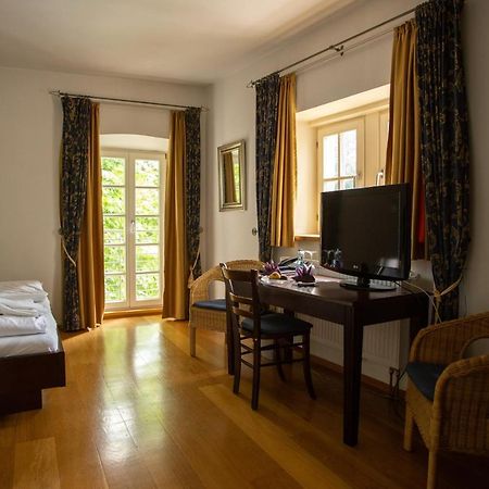 Hotel Burg Kerpen Illingen  Ngoại thất bức ảnh