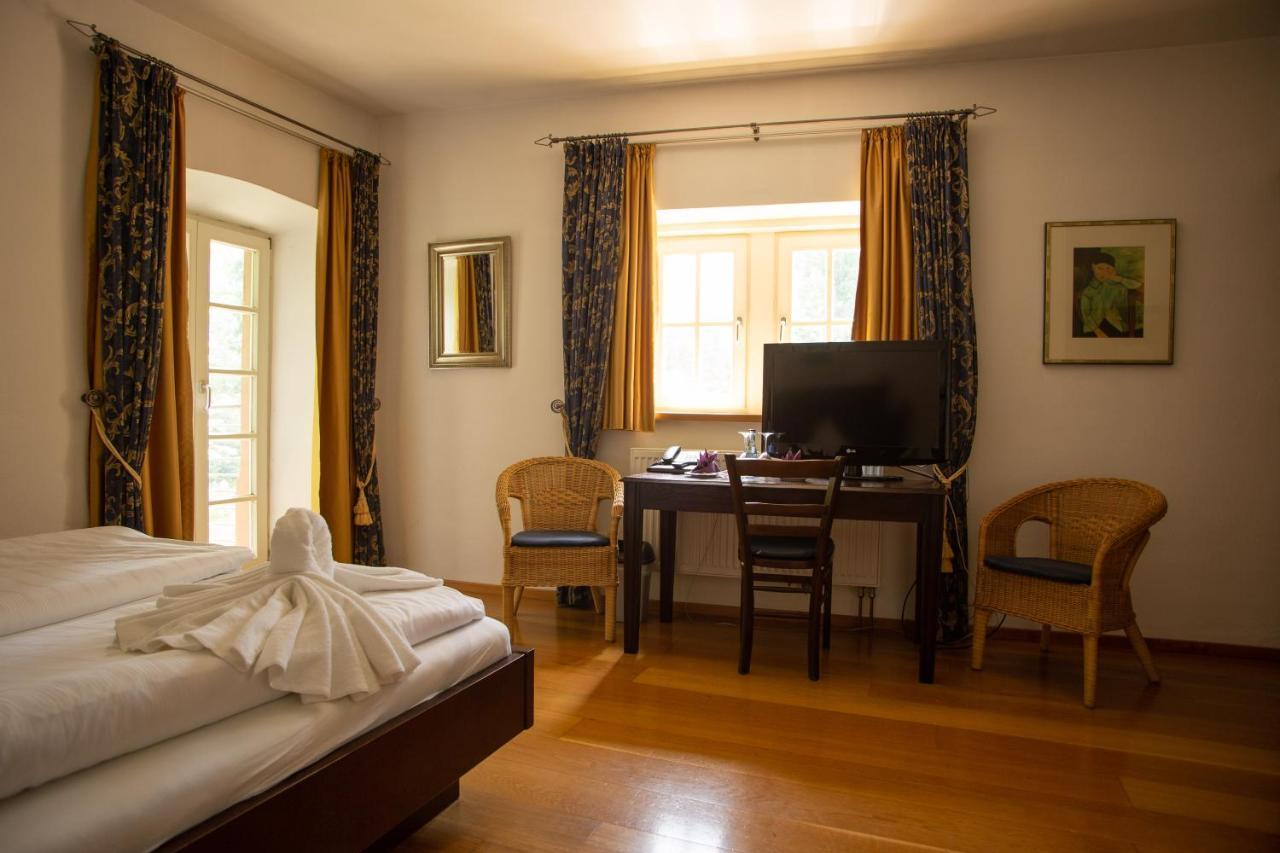 Hotel Burg Kerpen Illingen  Ngoại thất bức ảnh
